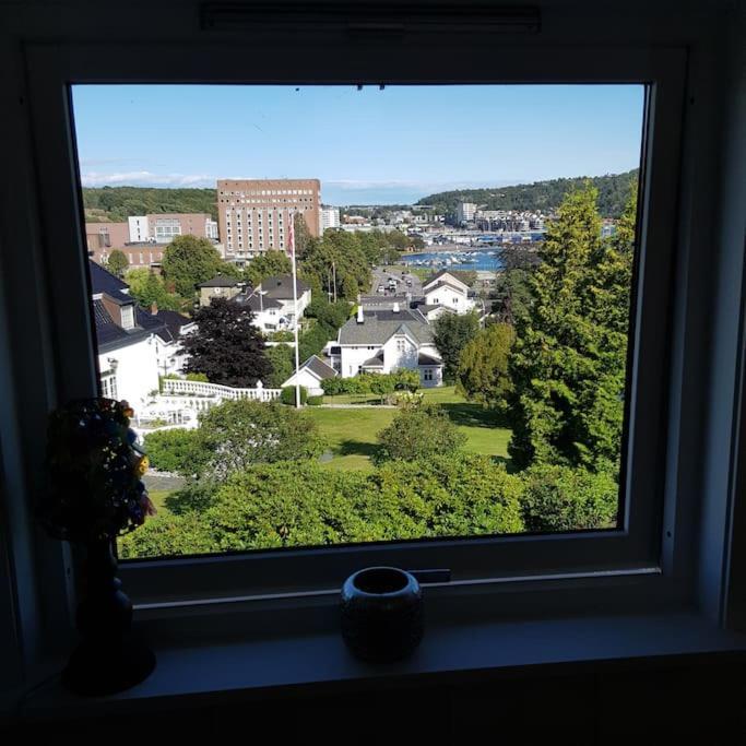 Lys Og Lettstelt Leilighet Med Utsikt Over Byen Daire Sandefjord Dış mekan fotoğraf